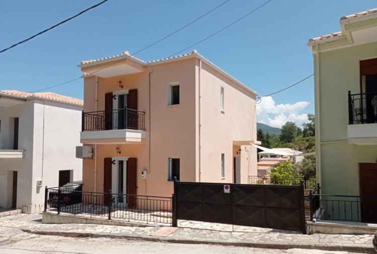 Hermes Holiday Home In The Port Of Sivota Esterno foto