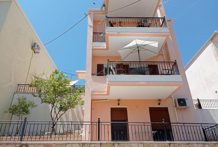 Hermes Holiday Home In The Port Of Sivota Esterno foto
