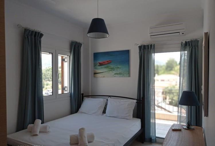 Hermes Holiday Home In The Port Of Sivota Esterno foto